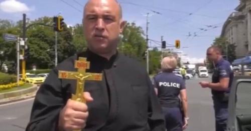 В Болгарии пророссийский политик переоделся священником и пытался проклясть Зеленского 