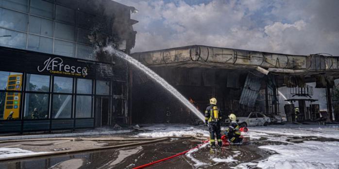 Наслідки пожежі на АЗС у Києві, фото: ДСНС