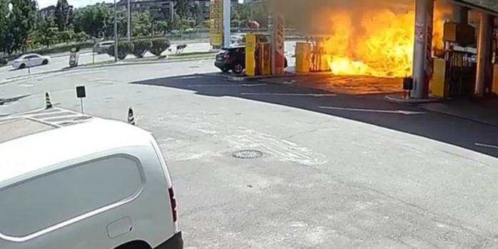 Начало пожара на АЗС в Киеве, скриншот видео