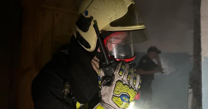 Последствия пожара в квартире в Киеве, фото: ГСЧС