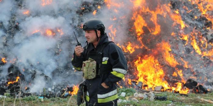Пожар на свалке в Херсоне, фото: ГСЧС
