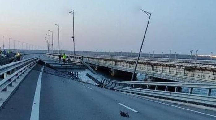 СМИ: Удар по Крымскому мосту из надводных дронов — спецоперация СБУ и ВМС