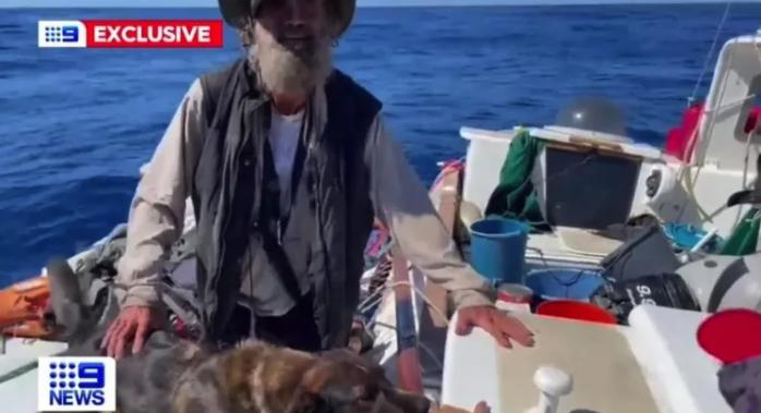 Австралиец и пес 60 дней жили в Тихом океане — спасала сырая рыба и дождь 
