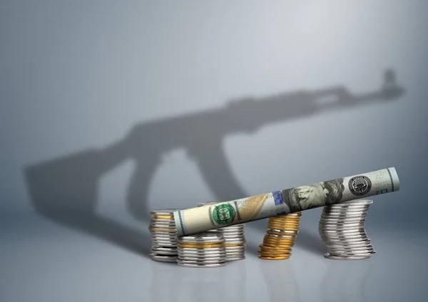 Министр финансов объяснил, почему США «комфортнее» давать Киеву оружие, но не деньги