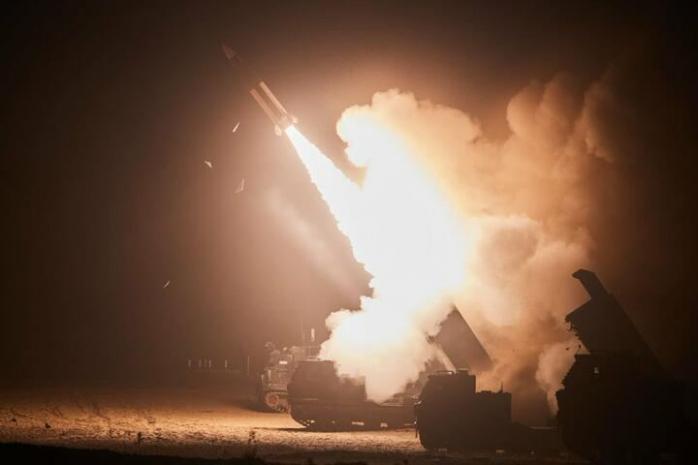 Байден и Зеленский обсуждают поставки Украине ракет ATACMS — Салливан