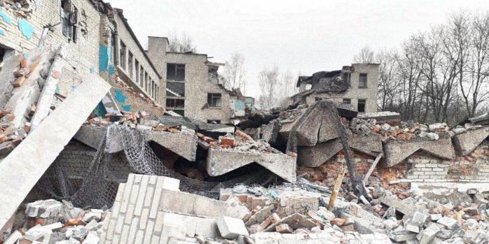 Школа у селі Вири Сумської області, знищена російським обстрілом, фото: «Суспільне»