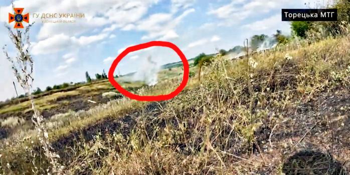 Российские захватчики открыли огонь по спасателям, скриншот видео
