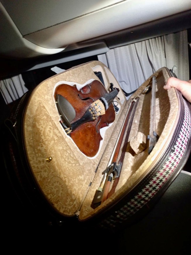 Прикордонники запобігли вивезенню за кордон 300-річної скрипки Страдіварі 