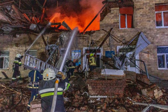 Дрон рф атакував гуртожиток у Харкові: зруйновано два поверхи