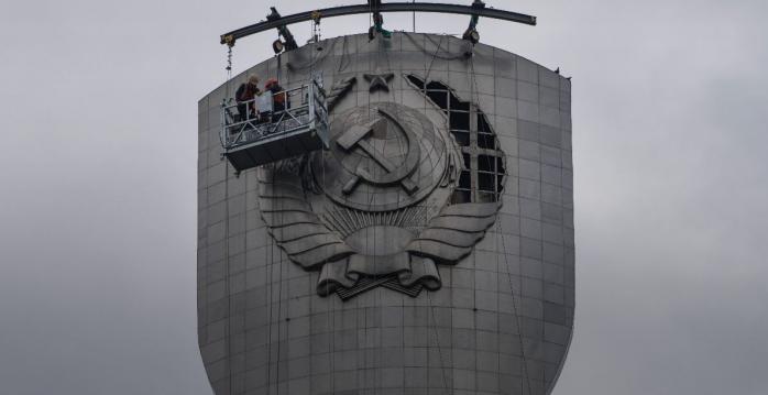 Монумент «Родина-мать» лишается советских символов
