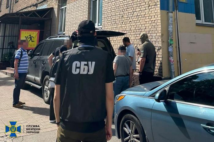 СБУ і ДБР проводять обшуки в нардепа Дубінського щодо незаконного виїзду за кордон
