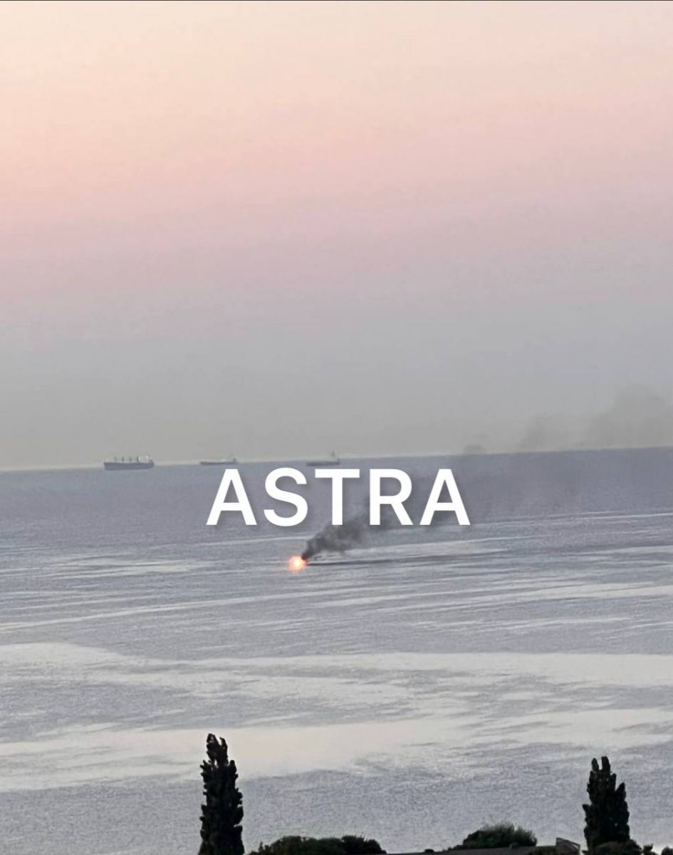 Морські дрони атакували базу вмф росії в новоросійську. Фото: Telegram-канал ASTRA