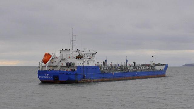 Пошкоджений російський танкер «Сіг». Фото: 