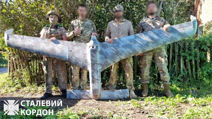 Прикордонники вперше “посадили” новітній дрон рф "Елерон Т-16" — відео — війна безпілотників