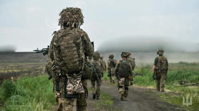 ЗСУ прорвалися через мінне поле біля Токмака - CBS News