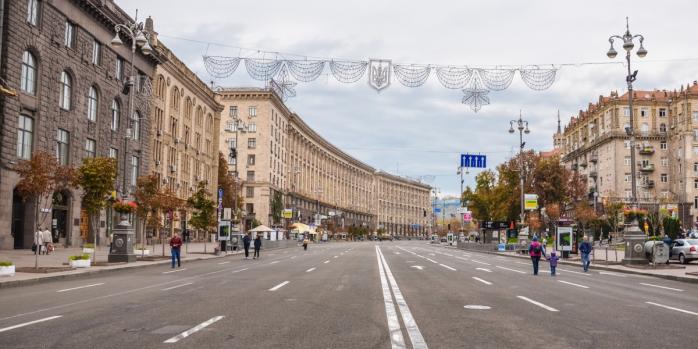 В Киеве ко Дню Независимости перекрывают Крещатик, фото: Alina Vozna