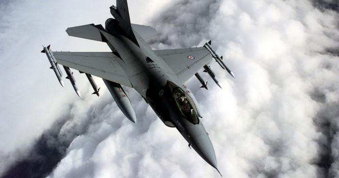 Истребитель F-16, фото: «Википедия»