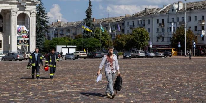 Последствия ракетного удара по Чернигову, фото: ГСЧС