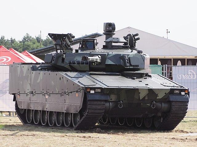 Зеленський повідомив, що шведські бойові машини CV90 вироблятимуть в Україні