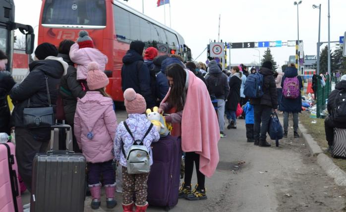 Росіяни знищують персональні дані викрадених в Україні дітей