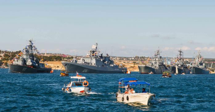 В окупованому Криму ворог заборонив маломірним суднам виходити в море. Фото: 