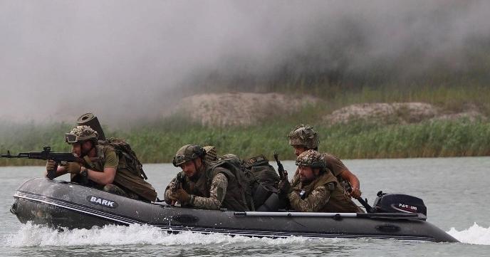 Історію порятунку розвідника в Чорному морі розповів Юрій Бутусов. Фото: 