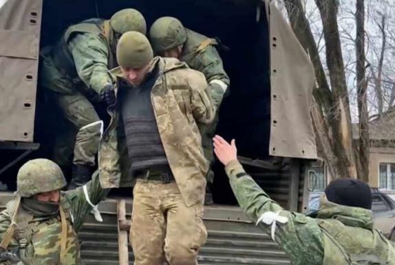 Почти 90% украинских военных пытали в плену рф