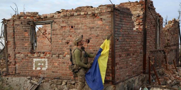 Українські військові підняли прапор над Андріївкою на Донеччині, фото: Генштаб ЗСУ