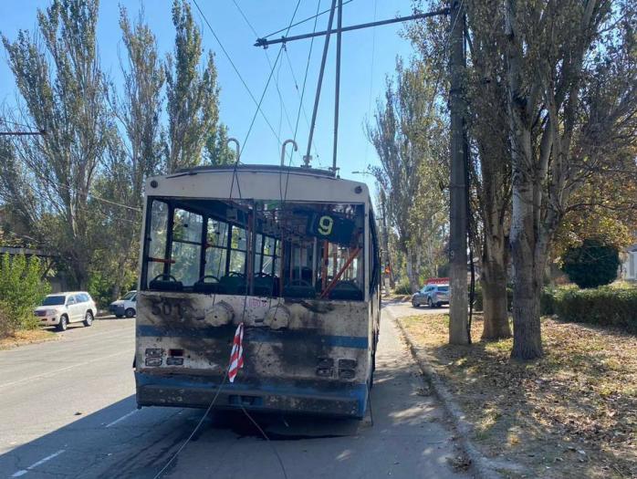 Обстрел троллейбуса в Херсоне, фото: Telegram/Александр Прокудин
