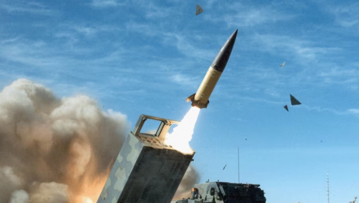 ВСУ могут получить ракеты ATACMS с кассетными бомбами - Washington Post