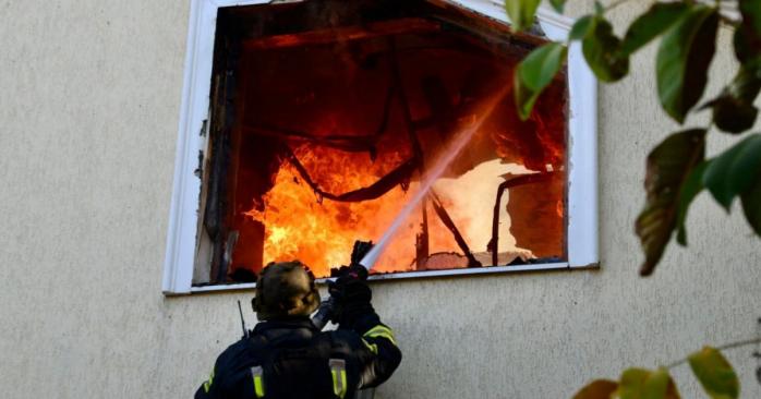 Спасатели ликвидировали пожары в Херсоне, фото: ГСЧС