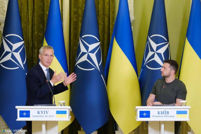 Киев и НАТО готовят программу соответствия Украины стандартам Альянса