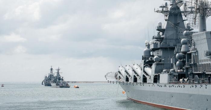 Ракетоносители «Калибров» в Черном море. Фото: