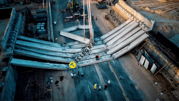 Аварія на Дегтярівському шляхопроводі, фото - Телеграф