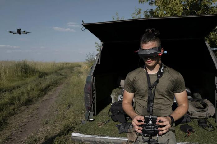 Украинские военные ощущают нехватку компонентов для дронов из-за действий Китая, фото - New York Times
