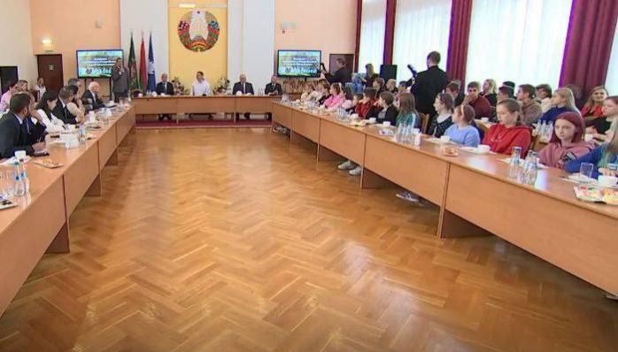 Допрашивали об условиях пребывания - представители 10 государств посетили места содержания украинских детей в беларуси