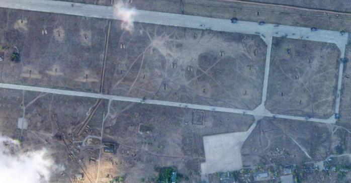 По аеродрому окупованого Бердянська 17 жовтня було завдано ракетного удару, фото: «Радіо Свобода»