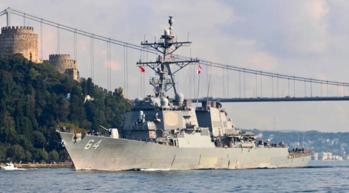 CNN: Эсминец ВМС США обстреляли у побережья Йемена, ракеты перехватили