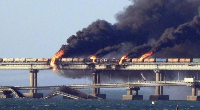 Когда разрушат Крымский мост, рассказали в ВМС