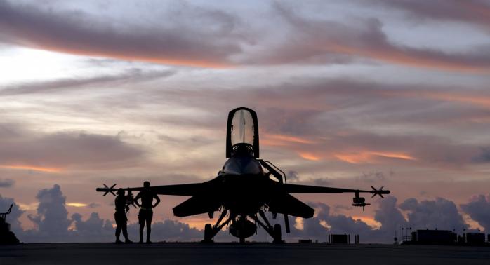 Пілоти ЗСУ розпочали льотну підготовку на F-16. Фото: 
