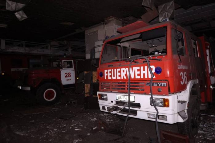 Российские выродки разбили пожарную часть в Изюме 