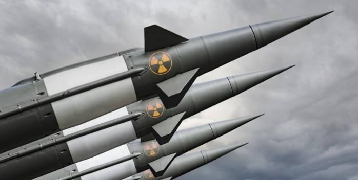 США та КНР проведуть переговори щодо контролю за ядерною зброєю. Фото: 