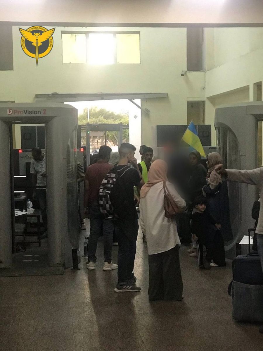 На фото від ГУР — евакуйовані із Сектора Гази українці 8 листопада