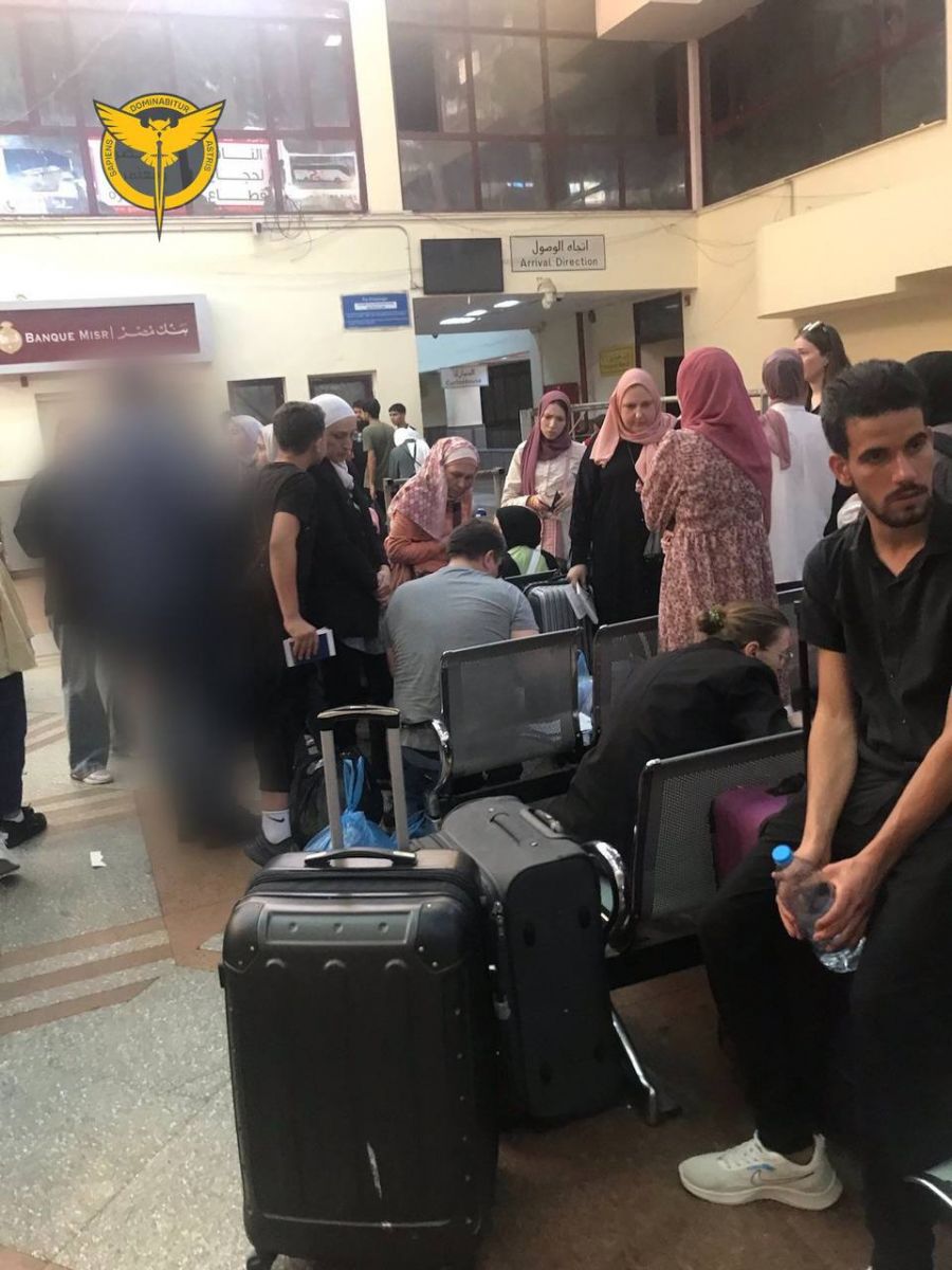 На фото від ГУР — евакуйовані із Сектора Гази українці 8 листопада