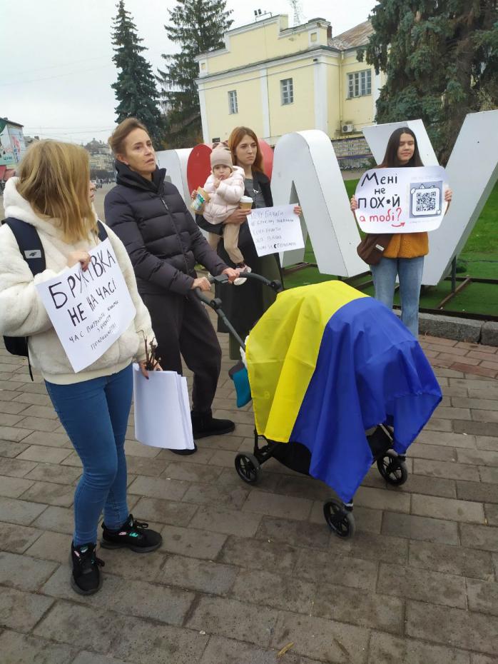 Мэр Днепра Борис Филатов обматерил активистов, вышедших на акцию «Деньги на ВСУ»