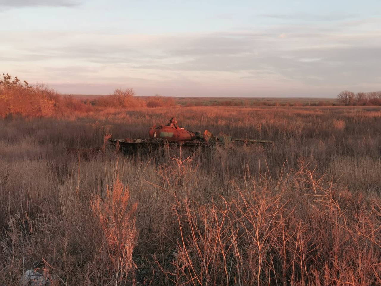В Україні очищують землі від російського металобрухту. Фото: МО
