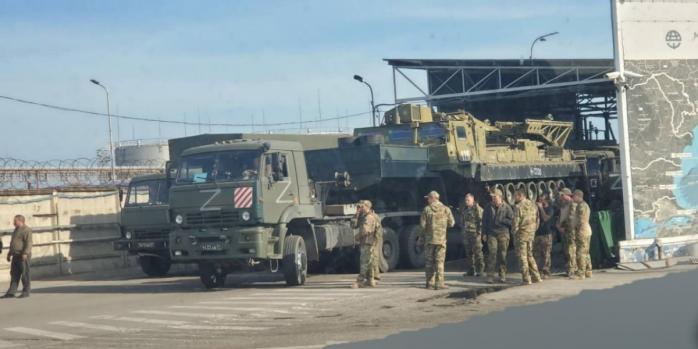 Рашисти перекидають кораблі з Криму до Новоросійська, фото: «АТЕШ»