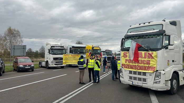 Перевозчики еще одной страны Европы пригрозили заблокировать границу. Фото: