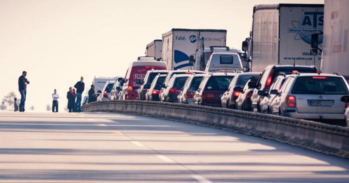 Черги вантажівок на кордоні України й Словаччини. Фото: 