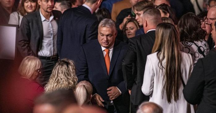 Орбан переизбран председателем правящей партии. Фото: Nepszava